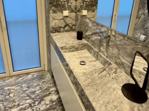 Apartamento T1 mobilado com varanda e elevador às Janelas Verdes na Lapa, Lisboa