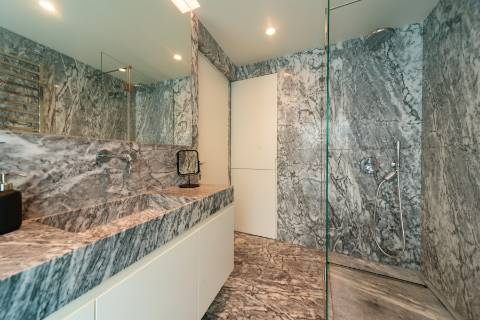 Apartamento T1 mobilado com varanda e elevador às Janelas Verdes na Lapa, Lisboa