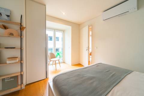 Apartamento T1 mobilado com varanda e elevador às Janelas Verdes na Lapa, Lisboa