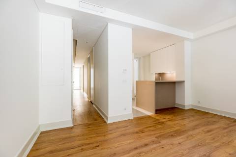 Apartamento T2 com jardim privativo, no Saldanha