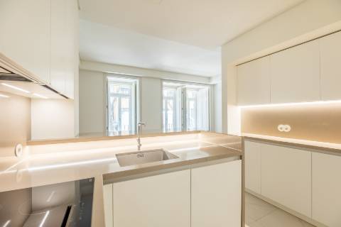 Apartamento T2 com jardim privativo, no Saldanha