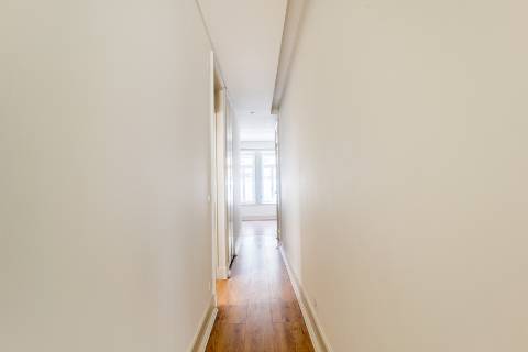 Apartamento T2 com jardim privativo, no Saldanha