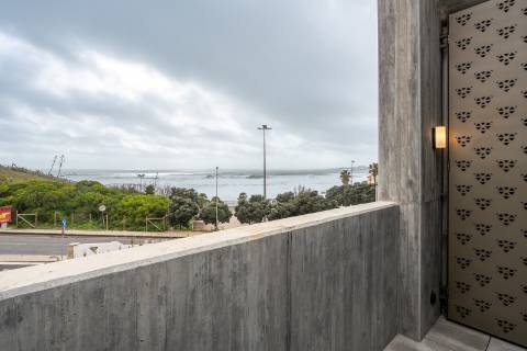 Moradia T4+1 com vista mar no Estoril