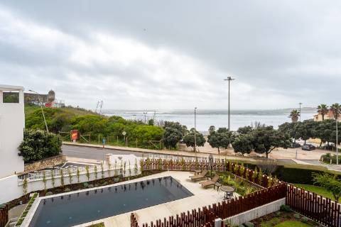 Moradia T4+1 com vista mar no Estoril
