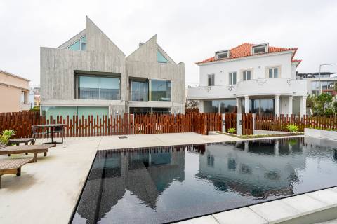 Moradias T3+1 com vista mar no Estoril