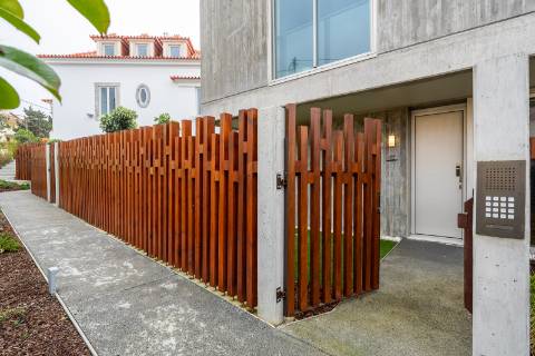 Moradias T3+1 com vista mar no Estoril