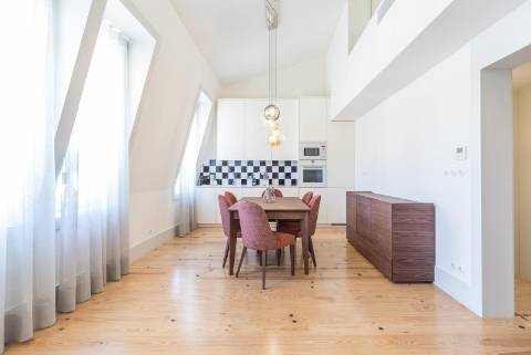 Apartamento T2 + 1 na Rua de Santa Justa