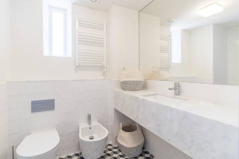 Apartamento T2 + 1 na Rua de Santa Justa