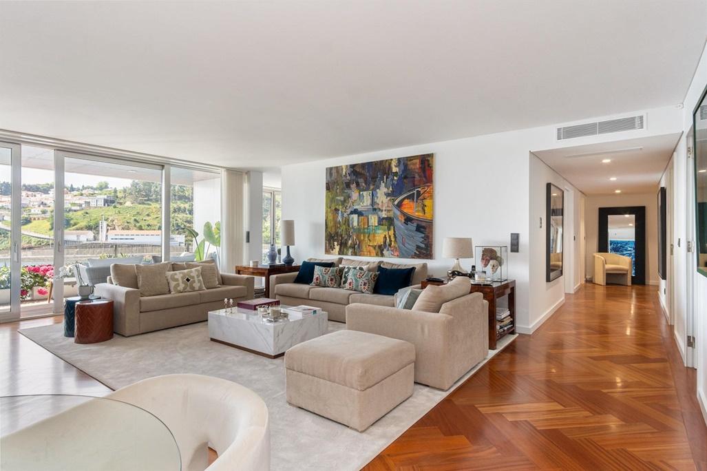 Apartamento T3 na primeira linha de Rio Douro