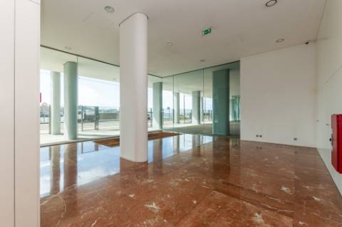 Apartamento T3 na primeira linha de Rio Douro