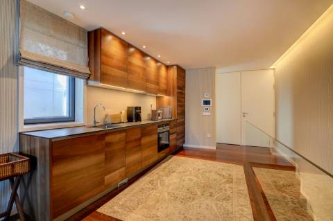 Apartamento T2 duplex com vista rio desafogada no Porto