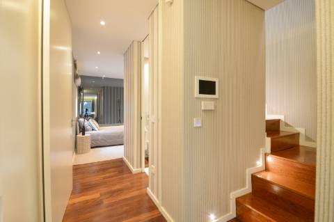 Apartamento T2 duplex com vista rio desafogada no Porto