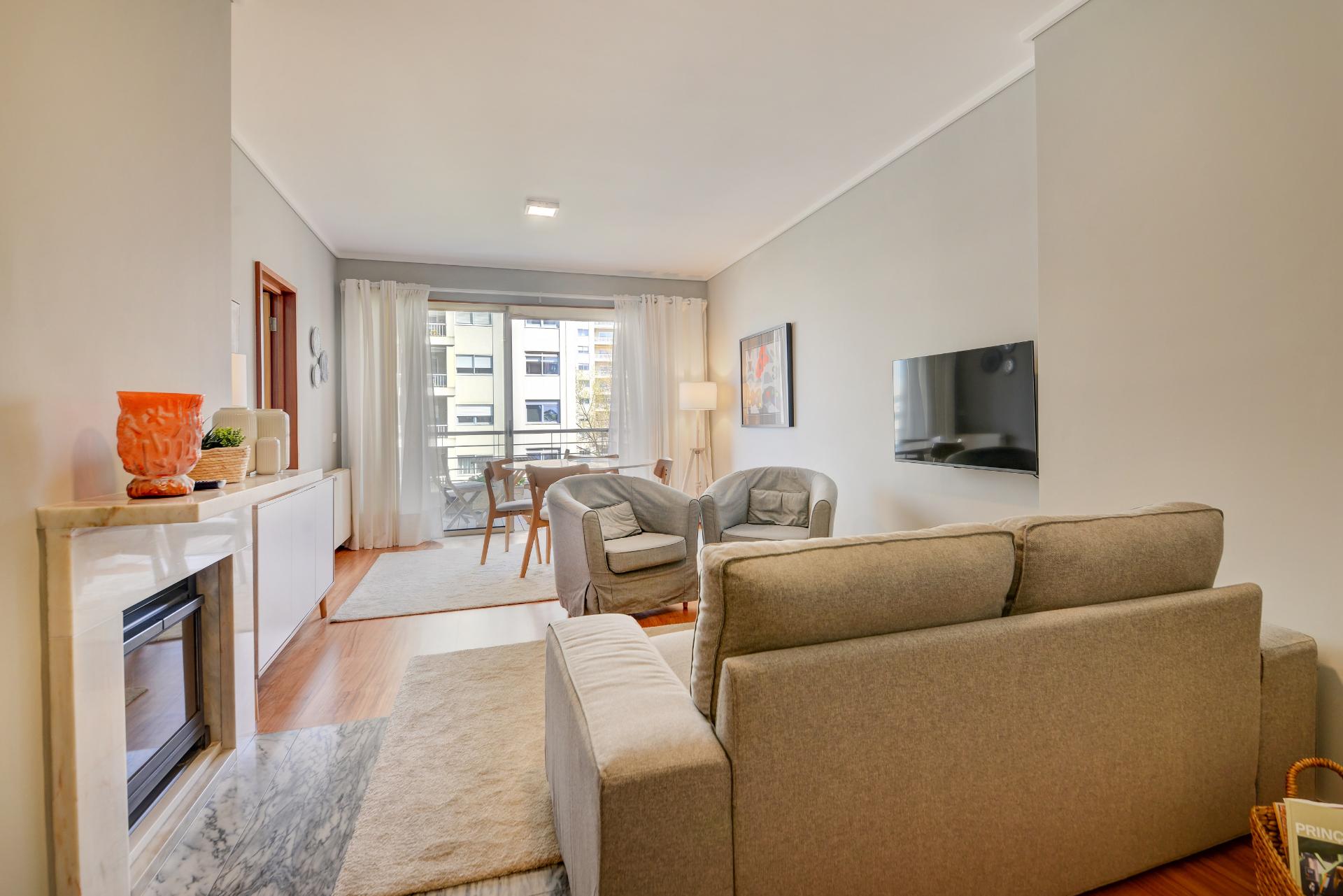 Apartamento T2 mobildo para arrendar no Aviz, Porto