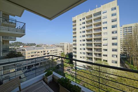 Apartamento T2 mobildo para arrendar no Aviz, Porto