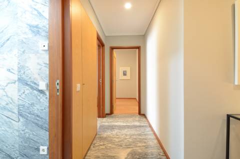 Apartamento T2 mobildo para arrendar no Aviz, Porto