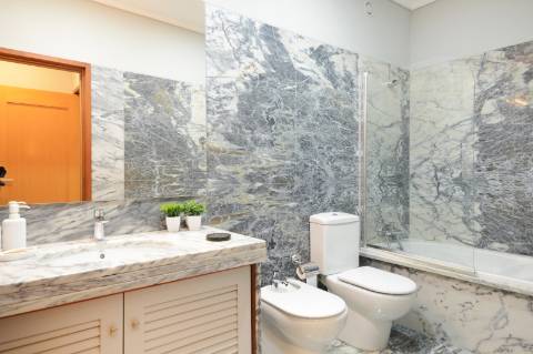 Apartamento T2 mobildo para arrendar no Aviz, Porto