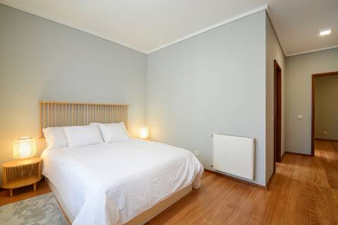 Apartamento T2 mobildo para arrendar no Aviz, Porto