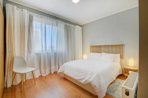 Apartamento T2 mobildo para arrendar no Aviz, Porto