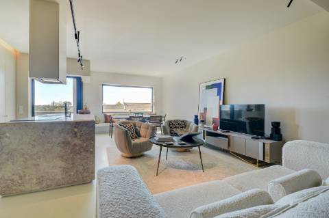 Apartamento T2 na Avenida da Boavista virado a poente