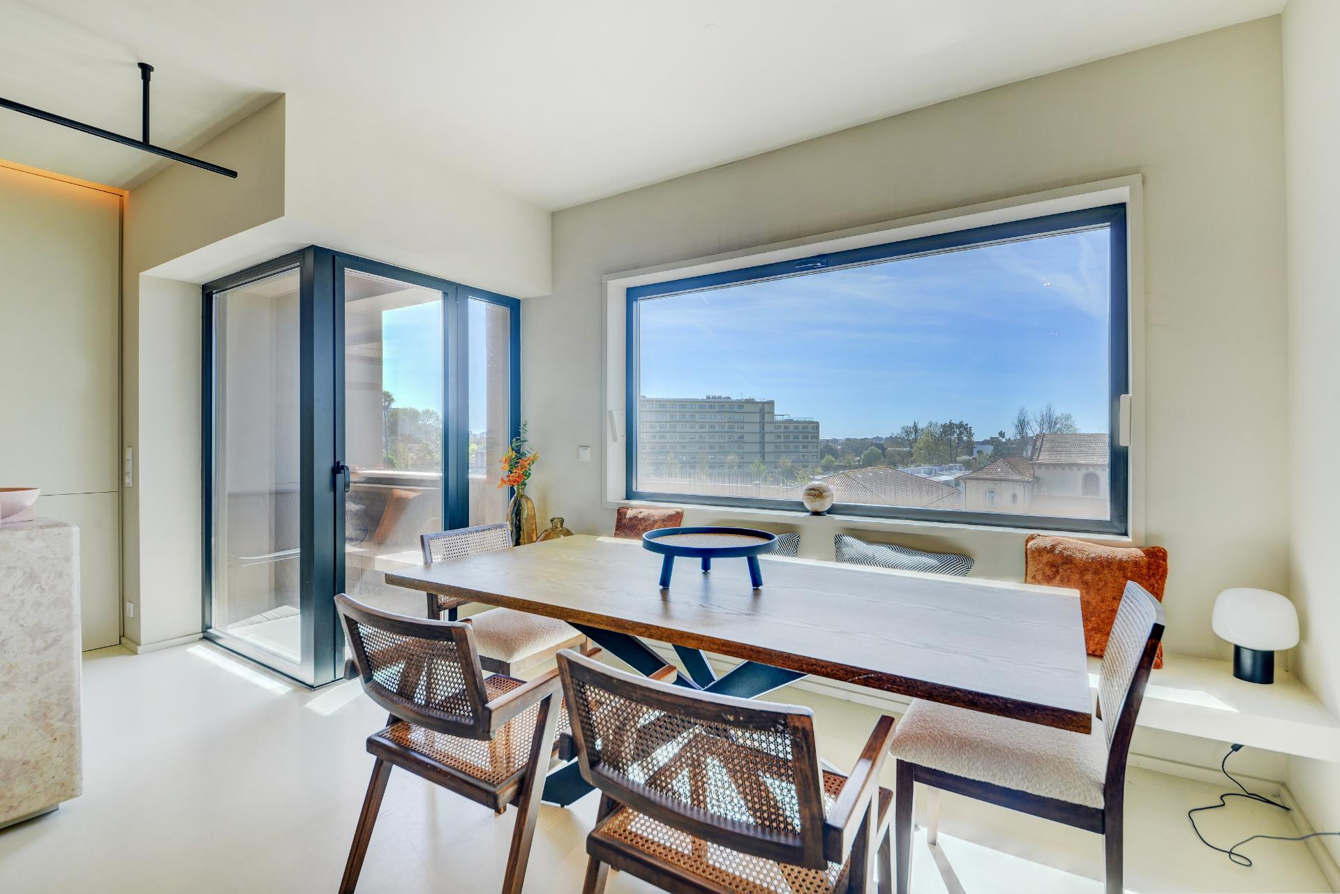 Apartamento T2 na Avenida da Boavista virado a poente