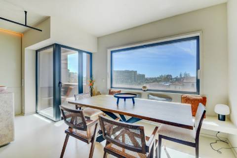 Apartamento T2 na Avenida da Boavista virado a poente