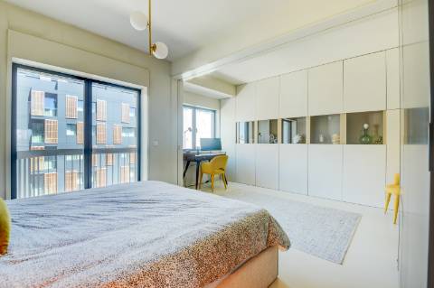 Apartamento T2 na Avenida da Boavista virado a poente