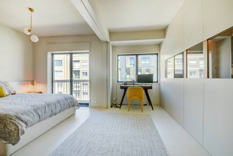 Apartamento T2 na Avenida da Boavista virado a poente