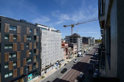 Apartamento T2 na Avenida da Boavista virado a poente