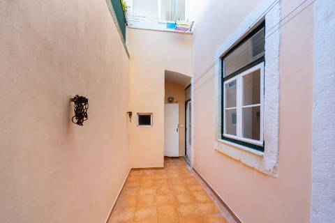 T2 +2 Campo de Ourique com cachet para obras