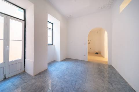 T2 +2 Campo de Ourique com cachet para obras