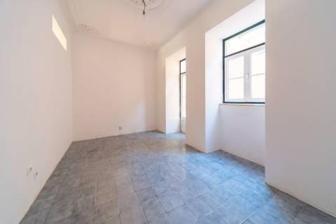 T2 +2 Campo de Ourique com cachet para obras