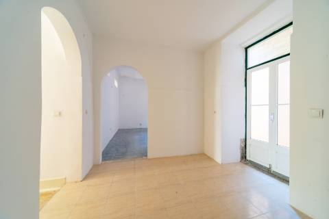 T2 +2 Campo de Ourique com cachet para obras