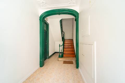 T2 +2 Campo de Ourique com cachet para obras