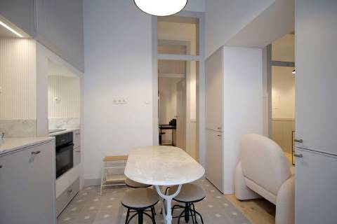 T2 + closet + Pateo. 75m2 area + 27m2 de Pateo totalmente renovada