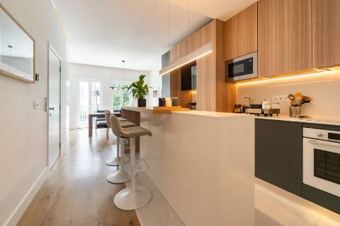 Apartamento T2 em prédio com elevador na Lapa