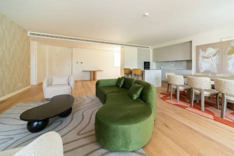 Apartamento T3 mobilado, no Príncipe Real, junto ao Jardim Botânico de Lisboa