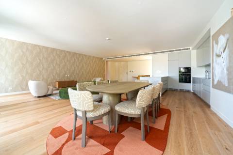 Apartamento T3 mobilado, no Príncipe Real, junto ao Jardim Botânico de Lisboa