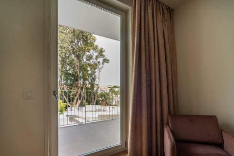 Apartamento T3 mobilado, no Príncipe Real, junto ao Jardim Botânico de Lisboa