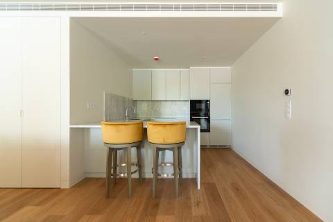 Apartamento T2 duplex mobilado, novo a estrear no Príncipe Real, Junto ao Jardim Botânico de Lisboa