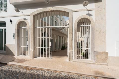 Apartamento T2 duplex mobilado, novo a estrear no Príncipe Real, Junto ao Jardim Botânico de Lisboa