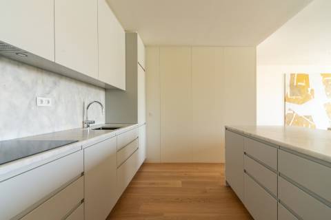 Apartamento T2 mobilado, novo a estrear no Príncipe Real, Junto ao Jardim Botânico de Lisboa