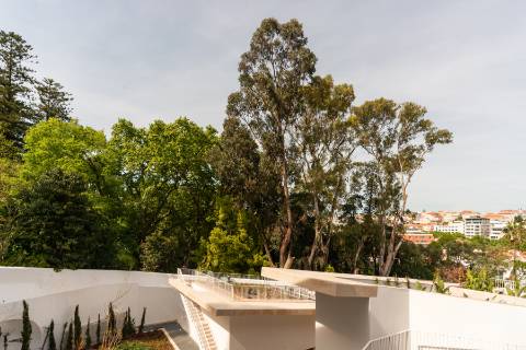 Apartamento T2 mobilado, novo a estrear no Príncipe Real, Junto ao Jardim Botânico de Lisboa