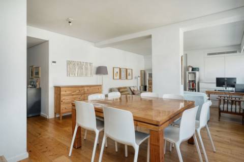 Apartamento Moderno T2 com Elevador, Garagem e Arrecadação na Estrela, Lisboa