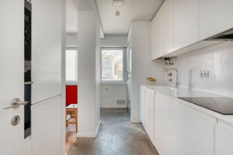 Apartamento Moderno T2 com Elevador, Garagem e Arrecadação na Estrela, Lisboa