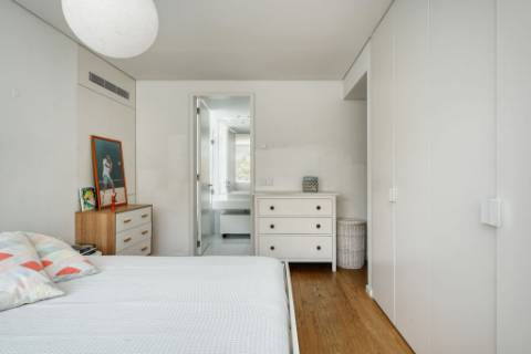 Apartamento Moderno T2 com Elevador, Garagem e Arrecadação na Estrela, Lisboa
