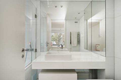 Apartamento Moderno T2 com Elevador, Garagem e Arrecadação na Estrela, Lisboa