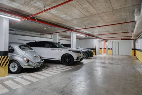 Apartamento Moderno T2 com Elevador, Garagem e Arrecadação na Estrela, Lisboa