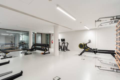 Apartamento de Luxo com 3 Suites - Jardim e Piscina - Localização Privilegiada - Vista Mar - A 5 minutos a Pé da Praia - Condomínio fechado com Segurança 24/7