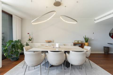 Apartamento de Luxo com 3 Suites - Jardim e Piscina - Localização Privilegiada - Vista Mar - A 5 minutos a Pé da Praia - Condomínio fechado com Segurança 24/7