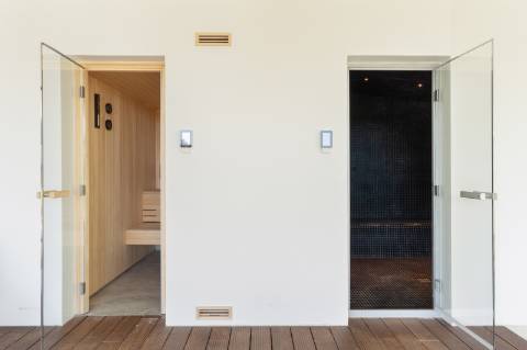 Apartamento de Luxo com 3 Suites - Jardim e Piscina - Localização Privilegiada - Vista Mar - A 5 minutos a Pé da Praia - Condomínio fechado com Segurança 24/7